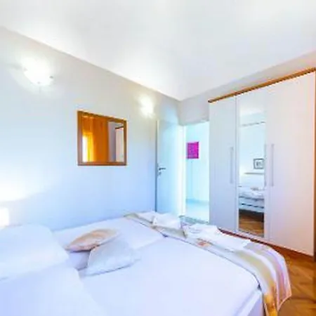 Lido - Three Bedroom House With Terrace Tatil Evi *