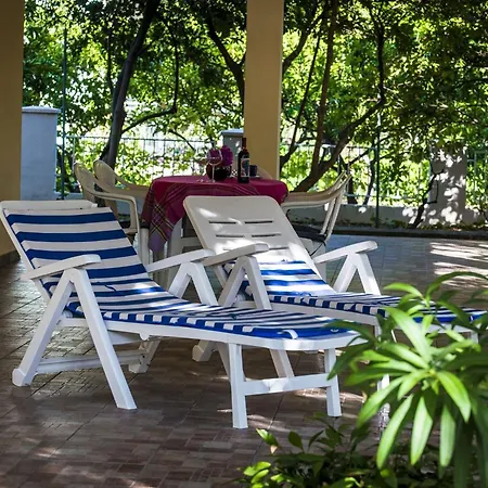 Lido - Three Bedroom House With Terrace Orebic