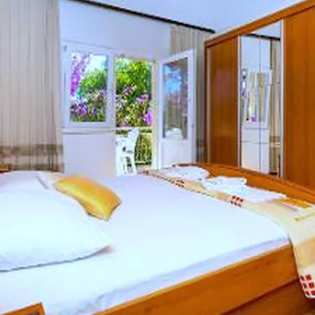 Lido - Three Bedroom House With Terrace Holiday home Orebic