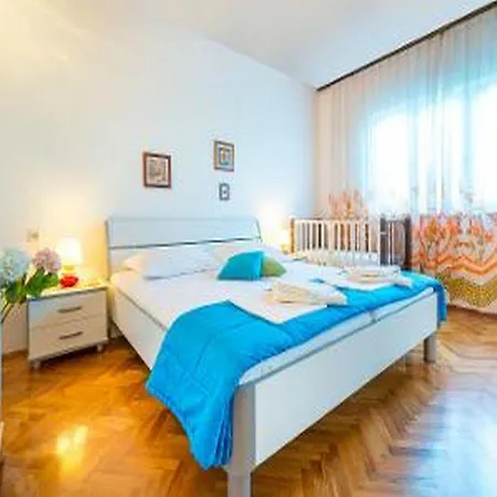Lido - Three Bedroom House With Terrace Orebic