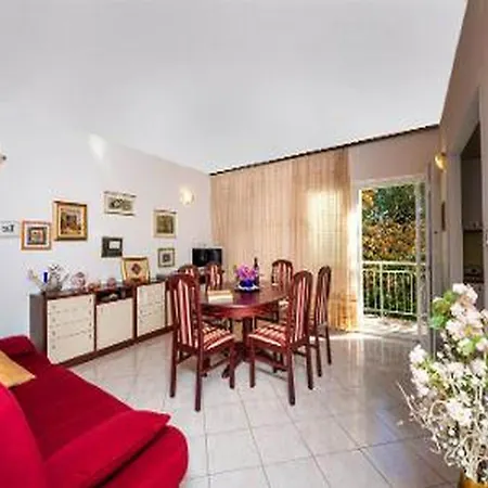 Lido - Three Bedroom House With Terrace Holiday home Orebic