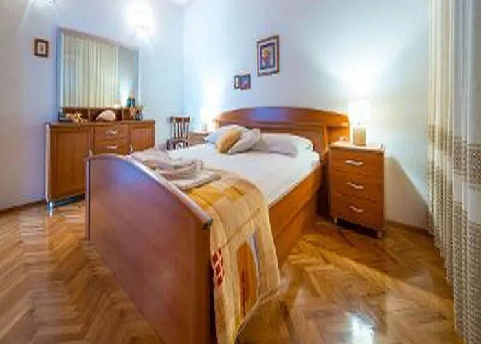 Lido - Three Bedroom House With Terrace Σπίτι διακοπών *