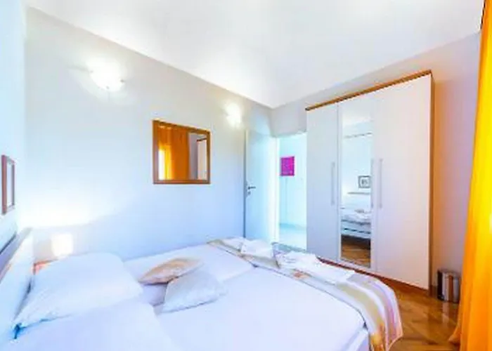 Lido - Three Bedroom House With Terrace Σπίτι διακοπών *